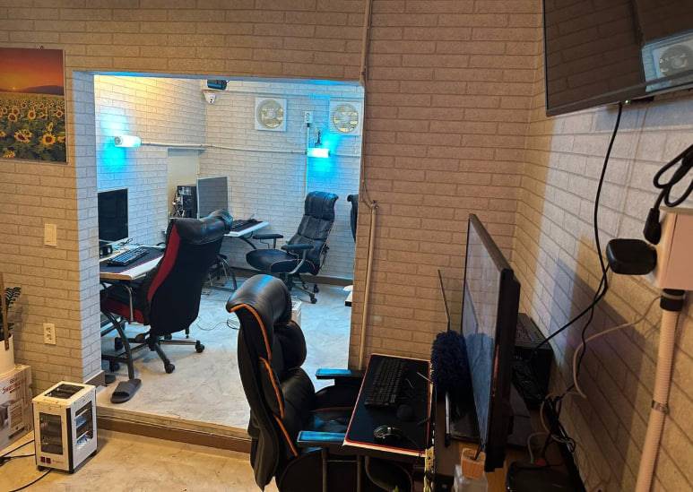 중구 우정동 성인pc 내놔요 판매 (보증금 월세 저렴해서 부담없어여)