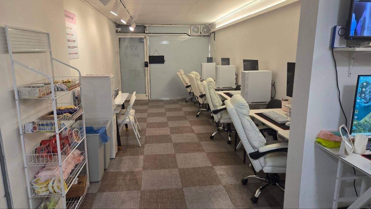 팔등로 도로변
